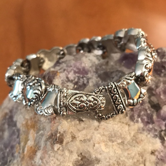 Pretty silver plated Heart bracelet - Picture 4 of 4